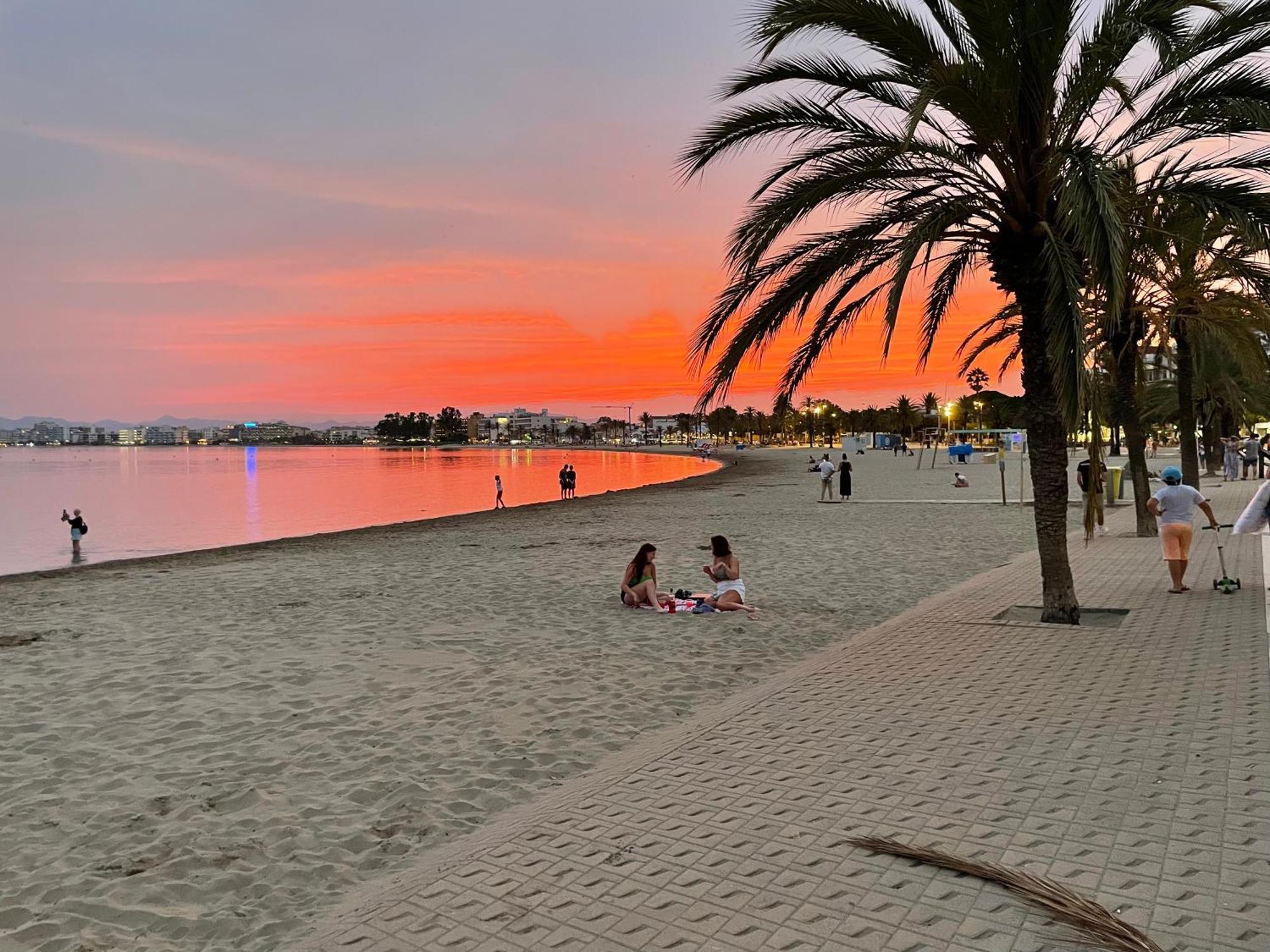 Almadrava Beach 罗萨斯 外观 照片